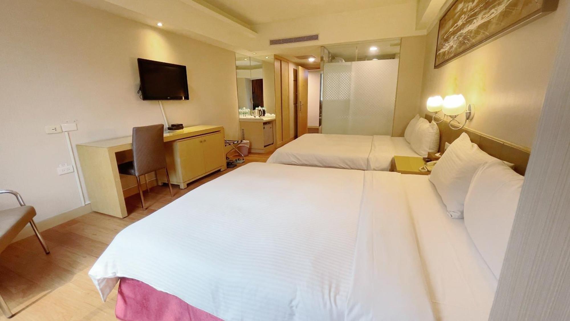 Delton Hotel Kaohsiung Buitenkant foto