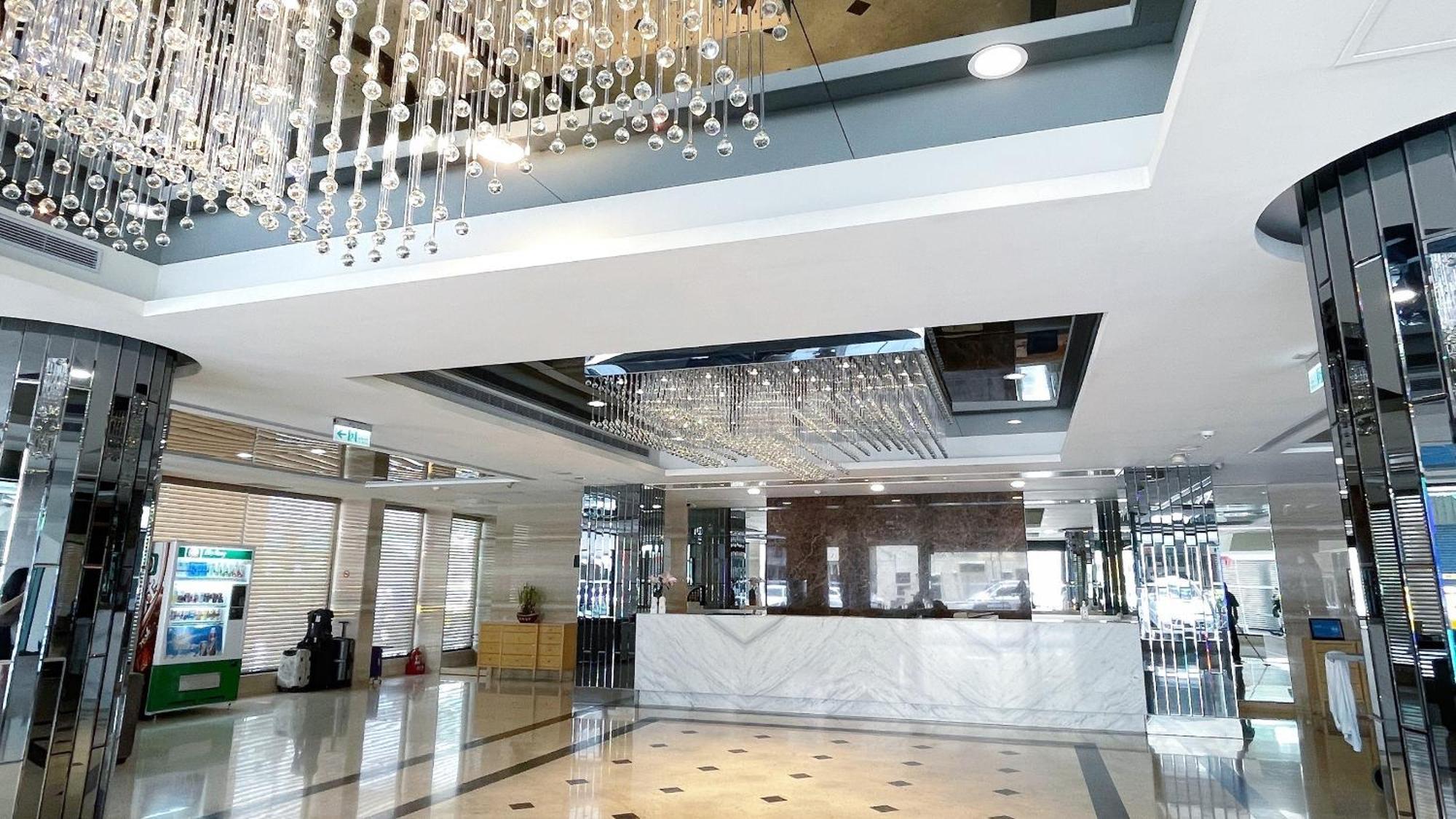 Delton Hotel Kaohsiung Buitenkant foto
