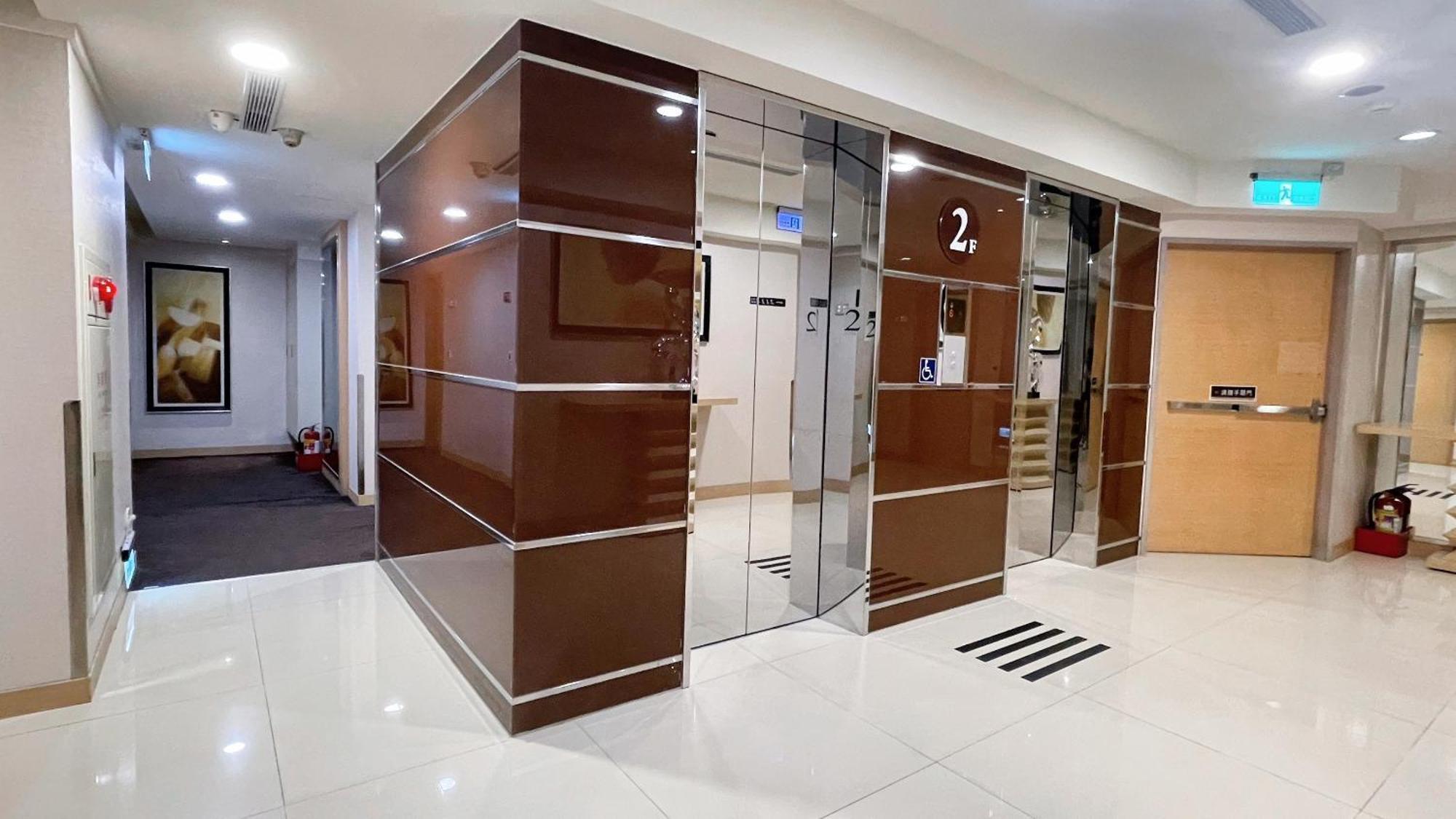 Delton Hotel Kaohsiung Buitenkant foto
