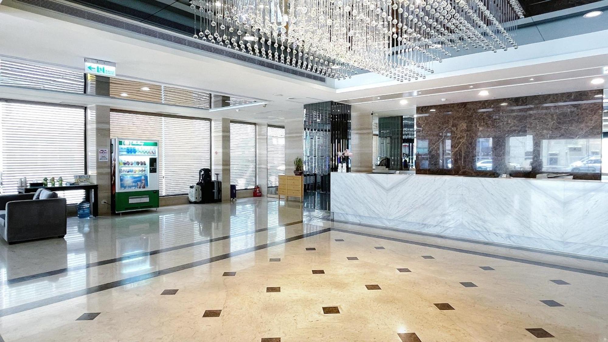 Delton Hotel Kaohsiung Buitenkant foto